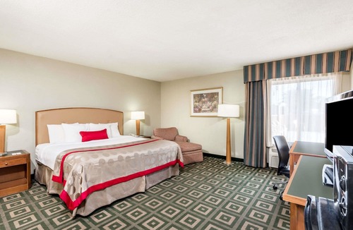 Xenia Hotel | Ramada by Wyndham Xenia