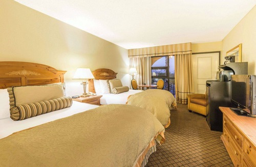 Mesilla Park Hotel | Ramada Hotel & Conference Center by Wyndham Las Cruces