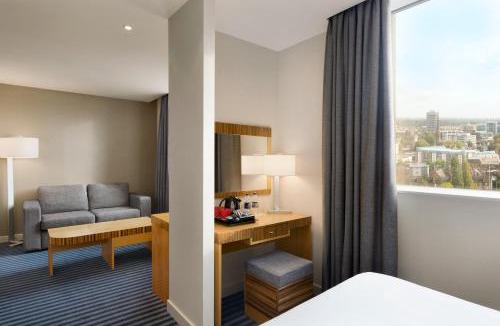 Coventry Hotel | Ramada Hotel & Suites by Wyndham Coventry
