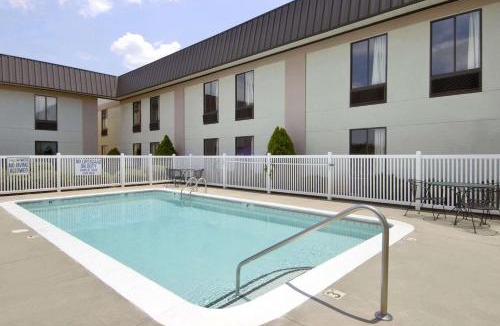 St. Andrews Hotel | Ramada Limited - Columbia