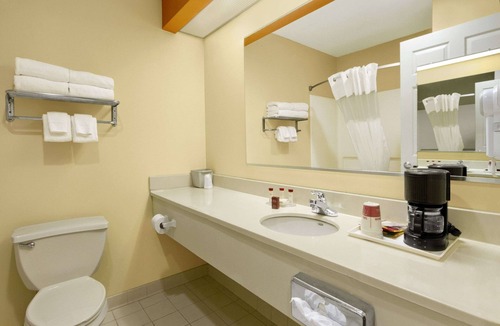 St. Andrews Hotel | Ramada Limited Columbia