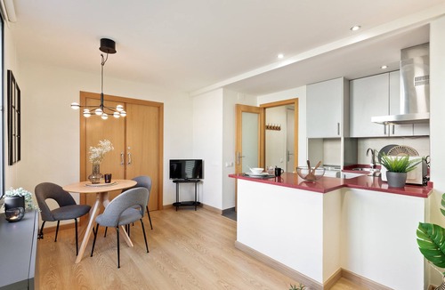 L'Antiga Esquerra de l'Eixample Apartment | Rambla Paris Attic Apartment
