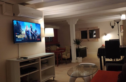 Gothic Quarter Apartment | Ramblas LOFT 5pax