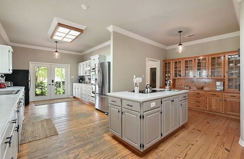 Wellborn House | Rambling Ranch ~ The Ultimate Gathering Place!