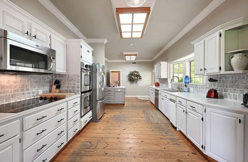 Wellborn House | Rambling Ranch ~ The Ultimate Gathering Place!