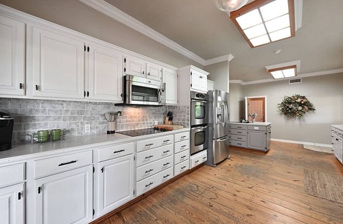 Wellborn House | Rambling Ranch ~ The Ultimate Gathering Place!