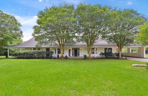 Wellborn House | Rambling Ranch The Ultimate Gathering Place