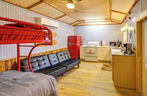 Higden Apartment | Ramp Entry! Quaint Cottage Near Greers Ferry Lake
