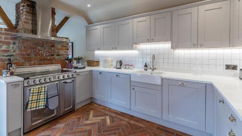 Ramsbury House | Ramsbury Cottage
