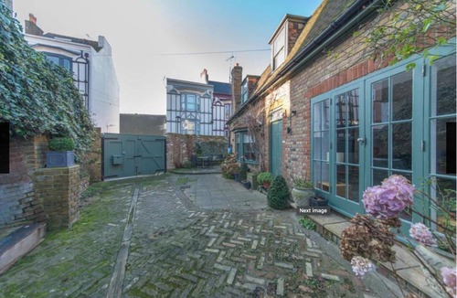 Ramsgate Cottage | Ramsgate - Coastal Cottage Escape - Pet Friendly with Parking