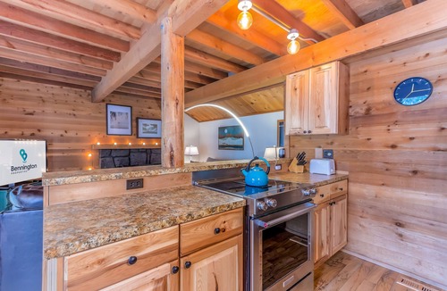 Sunriver Cabin | RANC16 - Cozy Cabin, Community Pool