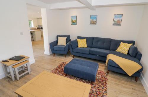 Cow Honeybourne House | Ranch Cottage