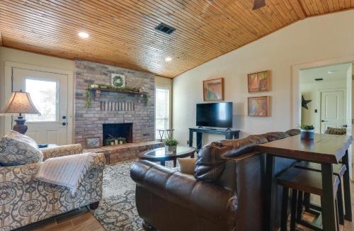 Calera House | Ranch Getaway with Pool and Horse Stall Access!