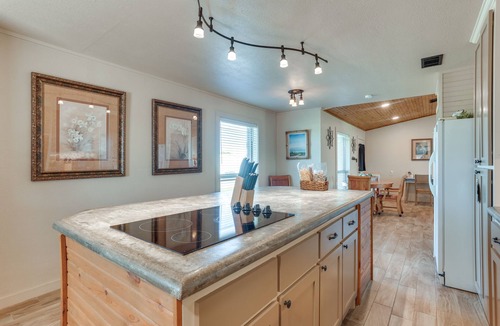 Calera House | Ranch Getaway with Pool and Horse Stall Access!