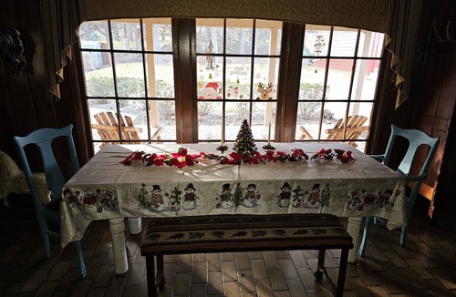 Denison House | Ranch home 3 bedroom 3 bath, in ground pool, pool house with half bath games.