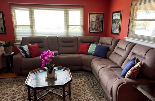 Durham House | Ranch home, 3 private bedroom suites with full private bathrooms, near Duke Univ