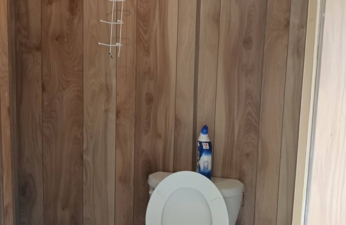 Sinton Cottage | Ranch style camp setting