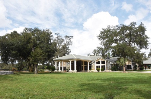 Fairvilla House | Ranch Style Mansion