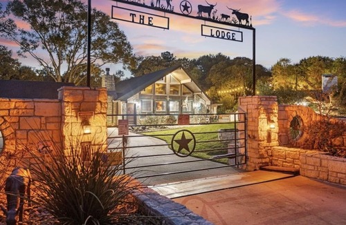 Tomball House | Ranch Style Paradise * Resort Style Pool *