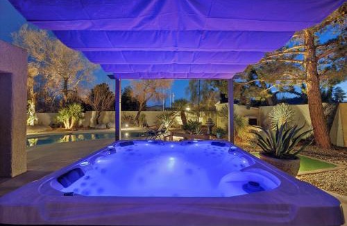 Enterprise Villa | Ranch villa 1 level on half acre 8-min from Strip