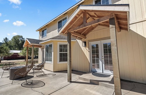Sunny Valley House | Rancho Azalea, a tranquil ranch getaway!