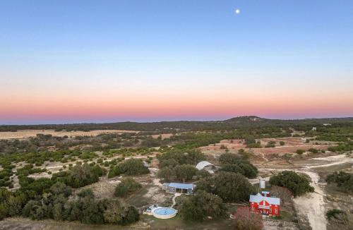 Johnson City House | Rancho De Vida Entire Property