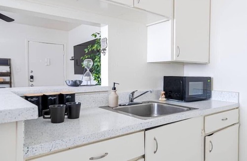 North University Apartment | Rancho Del Sol | Cozy Ranch Style | Central Austin