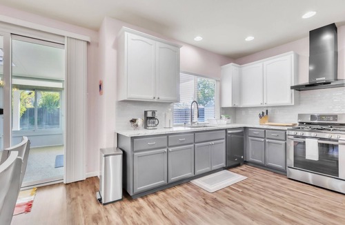 Rancho Cordova House | Rancho Heaven! Two-story 4bed 3bath Charming Home with fenced large backyard