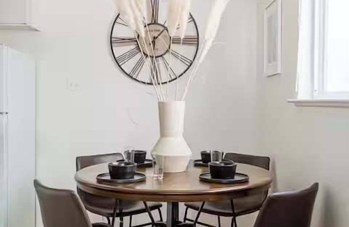 North University Apartment | Rancho | Modern Rustic Vibes | Central Austin