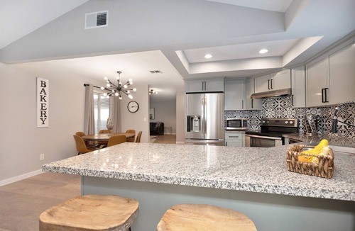 Sacramento House | RanchoHouse with Pool LargeYard Downtown Shopping