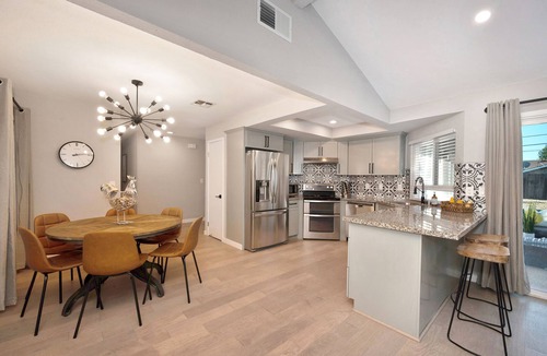 Sacramento House | RanchoHouse with Pool LargeYard Downtown Shopping