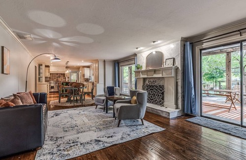 South Oklahoma City House | Ranchwood Manor Escape: Pool, Yard, Comfort in OKC