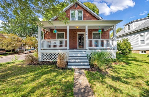 Washington House | Rand House - near riverfront, wineries & Purina Farms