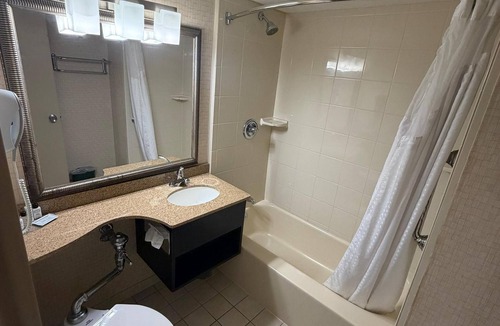 Liverpool Hotel | Randolph Hotel Liverpool/Syracuse/Airport West, Trademark