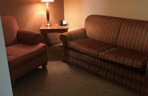 Winchester Hotel | Randolph Inn and Suites