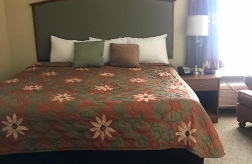 Winchester Hotel | Randolph Inn and Suites