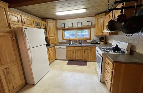 Oquossoc House | Rangeley's Edge Cabin