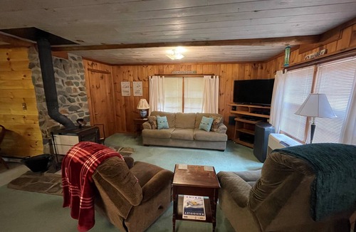 Oquossoc House | Rangeley's Edge Cabin