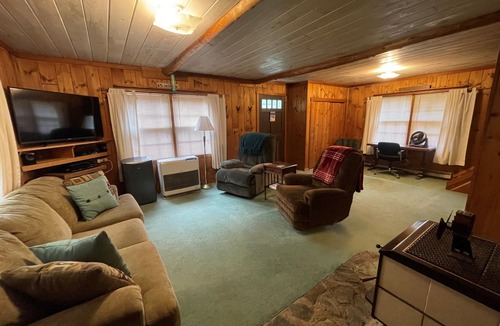 Oquossoc House | Rangeley's Edge Cabin