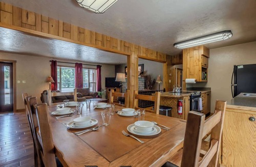 West Yellowstone Cabin | Rangers Retreat Summa