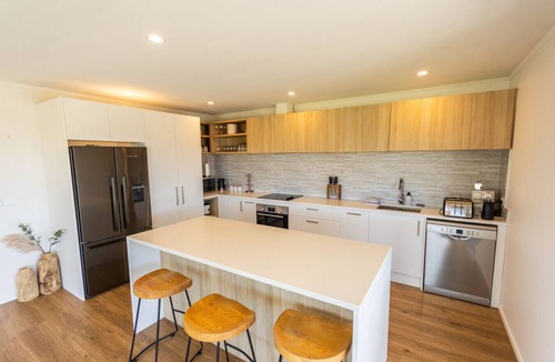 Twizel House | RangeView Retreat, Twizel.