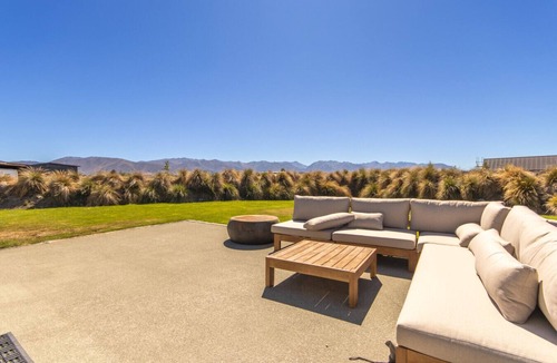 Twizel House | RangeView Retreat, Twizel.