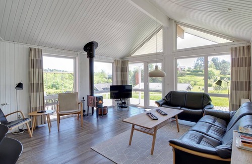Lyngsbæk Strand House | "Rani" - 800m from the sea by Interhome