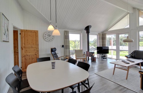Lyngsbæk Strand House | "Rani" - 800m from the sea by Interhome