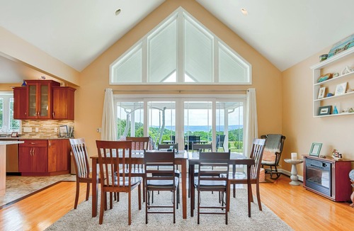 Town of Milo Cottage | Rapalee Retreat - Wine and Lake Lovers Take Notice!