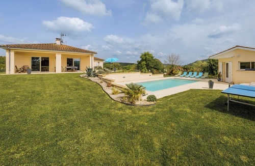 Saint-Rabier House | Raphaelle, spacious villa with private pool and studio