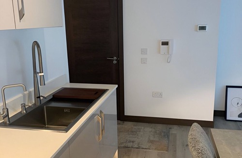 Harlow Apartment | Raphvin Apex Abode - Two bedroom apartment/parking