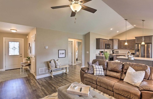 Rapid Valley House | Rapid City Home w/Patio < 5 Mi to Downtown!