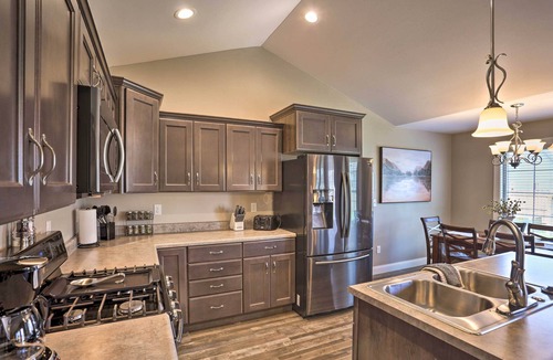 Rapid Valley House | Rapid City Home w/Patio < 5 Mi to Downtown!