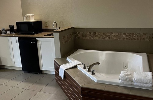 Baxter Hotel | Rapid River Lodge